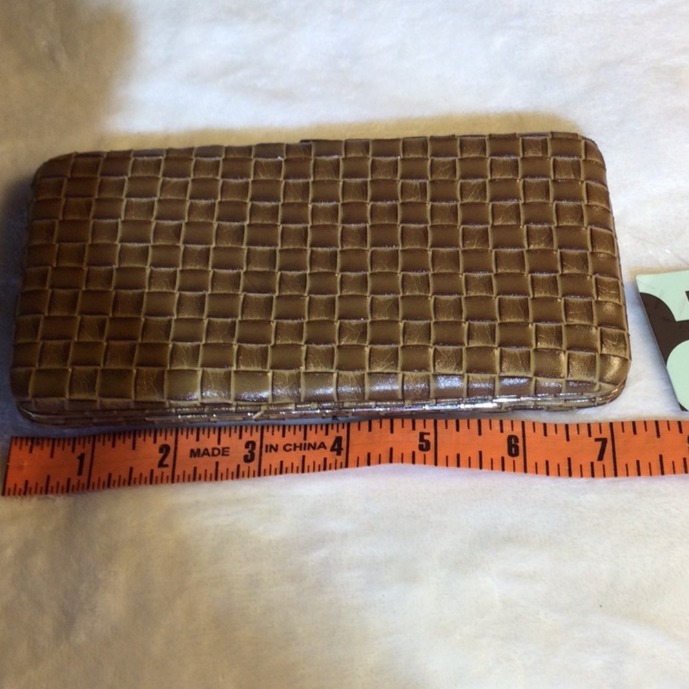 21 Brown Weaved pattern Wallet - Picture 2 of 12